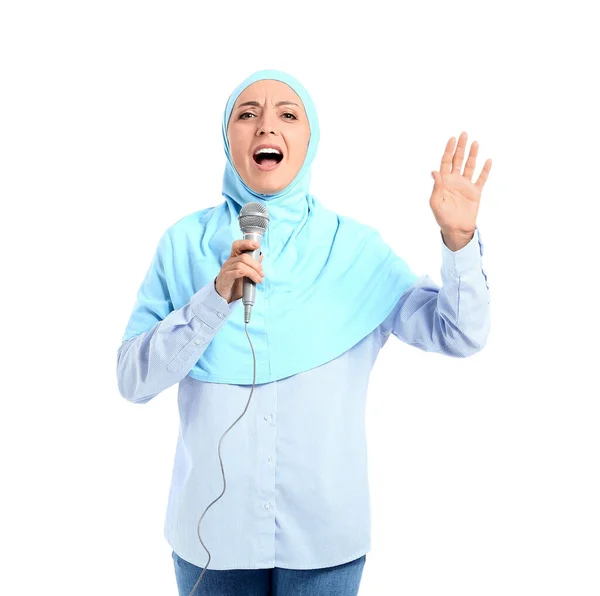 Muslimischer Musiklehrer Mit Mikrofon Auf Weißem Hintergrund — Stockfoto