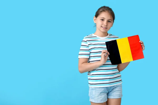 Liten Flicka Med Flagga Belgien Färg Bakgrund — Stockfoto