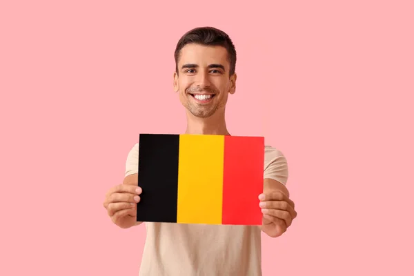 Joven Con Bandera Bélgica Sobre Fondo Color — Foto de Stock