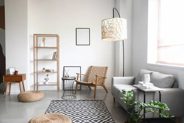 Intérieur Salon Lumineux Avec Canapé Fauteuil Bois Lampe Debout — Photo