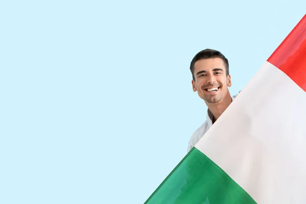 Jeune Homme Avec Drapeau Italien Sur Fond Couleur — Photo