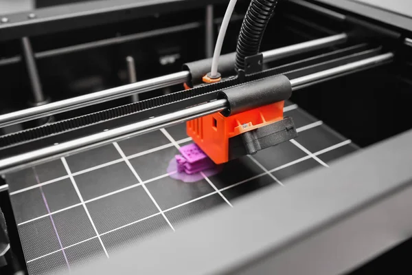 Sergide modern 3D yazıcı, yakın plan