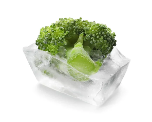 Fresh Broccoli Frozen Ice White Background — ストック写真