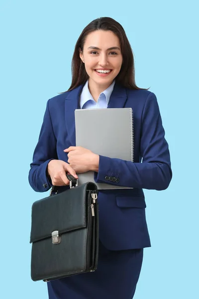 Pretty Young Businesswoman Briefcase Folder Blue Background — Stock Photo, Image