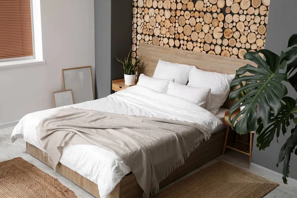Comfortable Bed Houseplants Room — Stock Photo, Image
