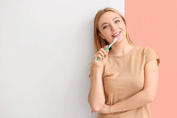 Beautiful Mature Woman Tooth Brush Poster Color Background — ストック写真
