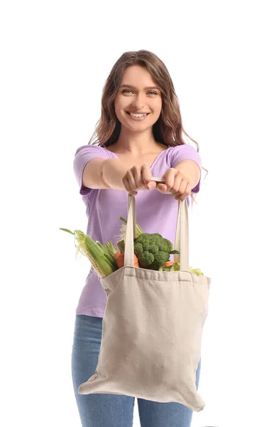 Jonge Vrouw Met Eco Tas Met Gezonde Groenten Witte Achtergrond — Stockfoto