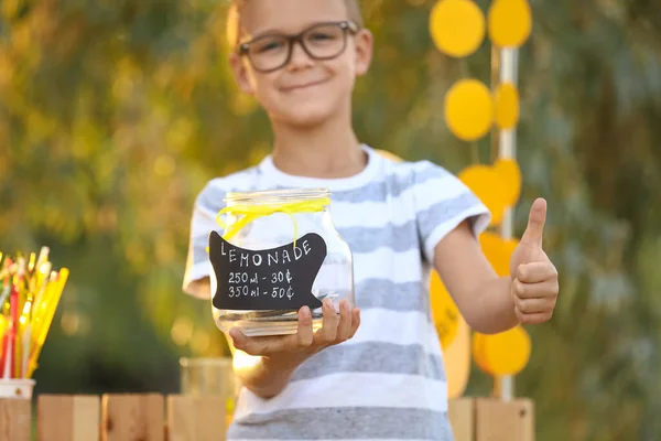 Cute Boy Selling Lemonade Park — Stock Photo, Image