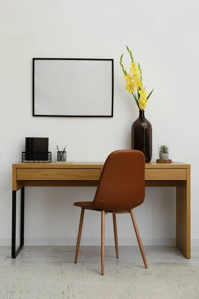 Stylish Workplace Comfortable Chair Gladiolus Flowers — ストック写真