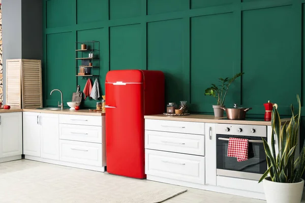 Stylish Refrigerator Counters Green Wall Kitchen — Stock Photo, Image