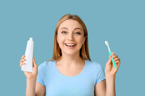 Beautiful Mature Woman Tooth Brush Paste Blue Background — Stock Photo, Image