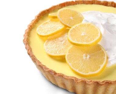 Beyaz arka planda lezzetli limonlu turta, yakın plan.