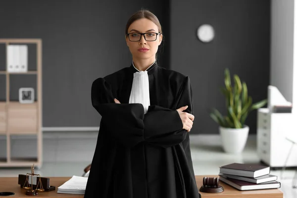 Young Female Judge Courtroom — Stock Photo, Image