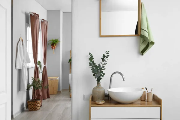 Modern Sink Towel Mirror Bathroom — Stock Photo, Image