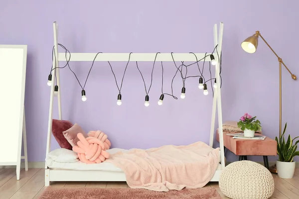 Interior Stylish Room Bed Bench Violet Wall — Stock Photo, Image