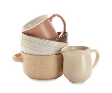 Beyaz arkaplanda şık yemek takımları