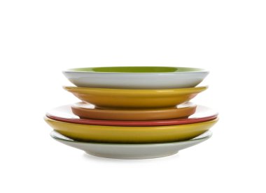 Beyaz arkaplanda şık plakalar kümesi