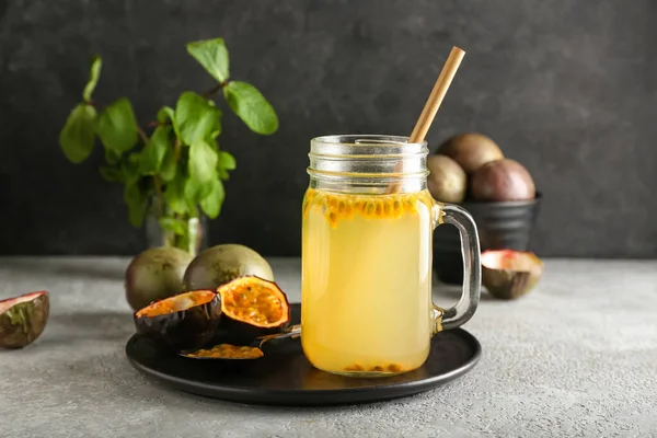 Mason Jar Delicious Passion Fruit Juice Dark Background — Stock Photo, Image