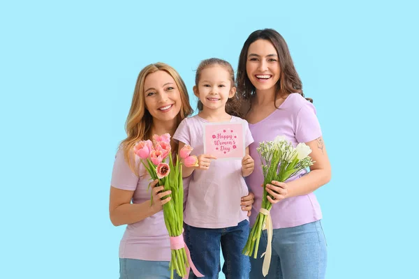 Mujer Joven Hijita Madre Con Flores Tarjeta Felicitación Para Día — Foto de Stock