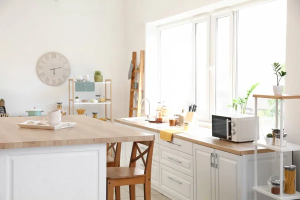 Modernes Interieur Mit Komfortabler Küche — Stockfoto