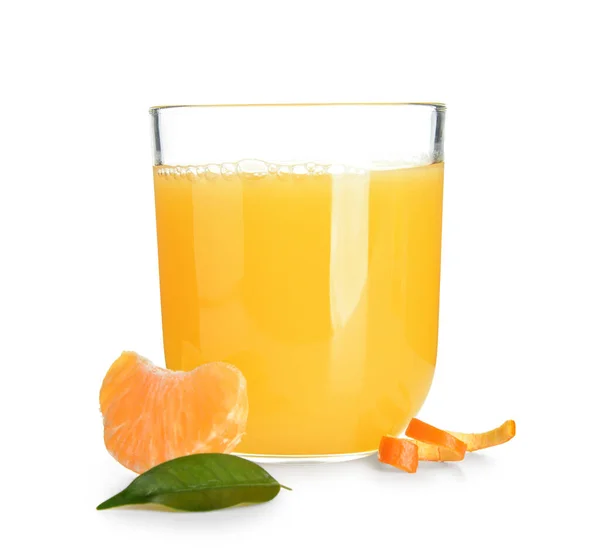 Glas Köstlicher Mandarinensaft Auf Weißem Hintergrund — Stockfoto