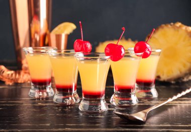 Lezzetli Ananas Tepetaklak Pasta Atışları