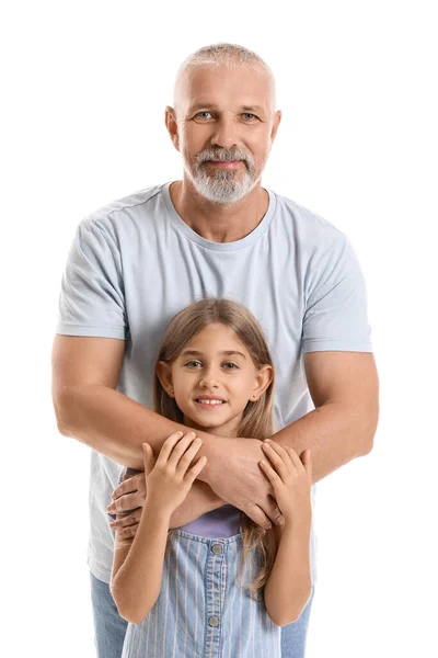 Klein Meisje Met Haar Grootvader Knuffelen Witte Achtergrond — Stockfoto