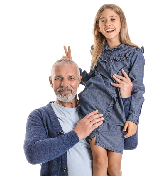 Idősebb Férfi Kis Unokájával Fehér Háttérben — Stock Fotó