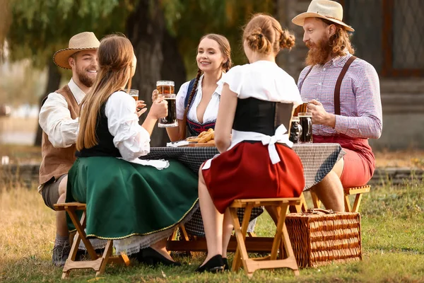 People Beer Celebrating Octoberfest Outdoors — Stock Photo, Image