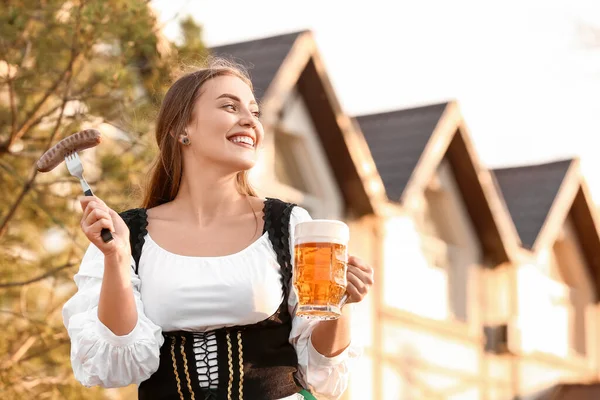 Woman Beer Sausage Celebrating Octoberfest Outdoors — Stock Photo, Image