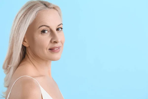 Mature Blonde Woman Healthy Skin Blue Background — Stock Photo, Image