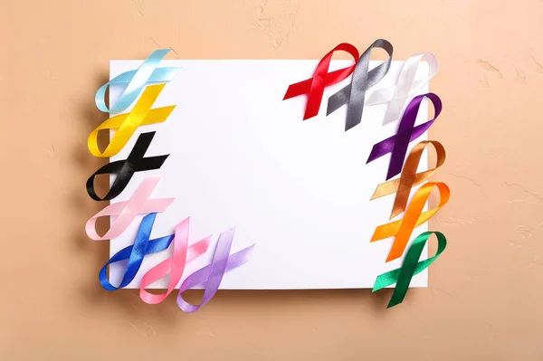 Чиста Картка Різні Свідомі Стрічки Бежевому Тлі Всесвітній День Раку — стокове фото