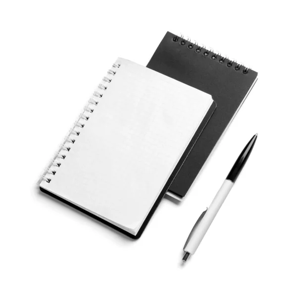 Ноутбуки Ручка Белом Фоне — стоковое фото