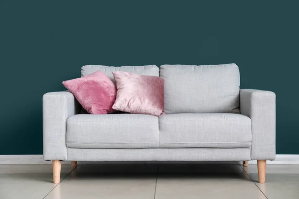 Modern Sofa Pillows Color Wall Room — Stock Photo, Image