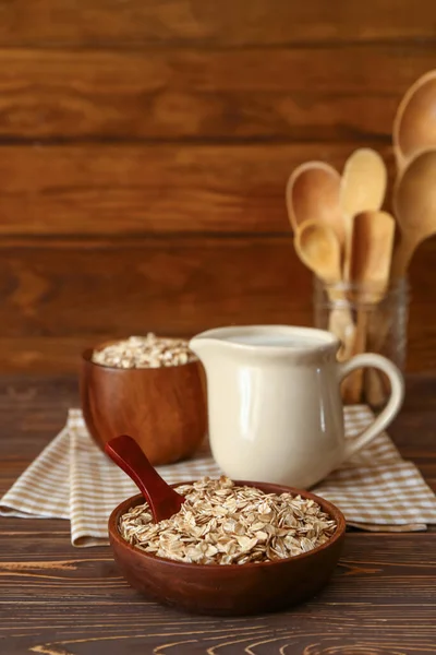 Bowl Raw Oatmeal Wooden Background — Stock Photo, Image