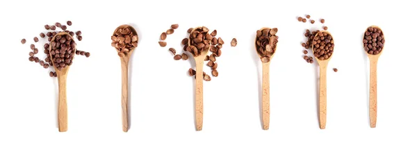 배경에 맛있는 초콜릿 옥수수 조각이 숟가락 — 스톡 사진