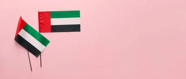 Flagge Der Vereinigten Arabischen Emirate Auf Rosa Hintergrund Mit Platz — Stockfoto