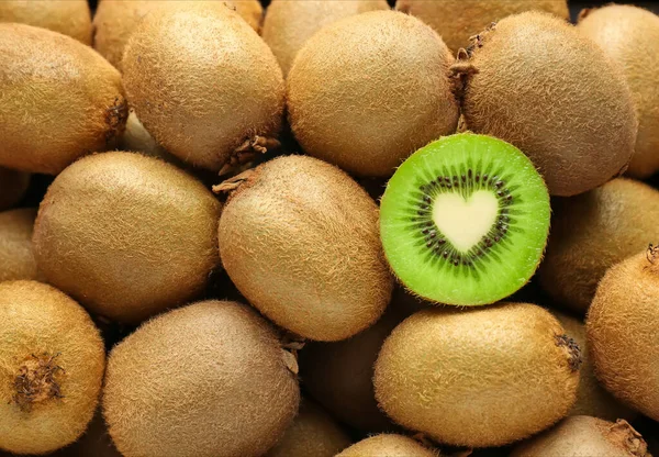 Many Ripe Kiwi Fruit Top View — Stock Photo, Image