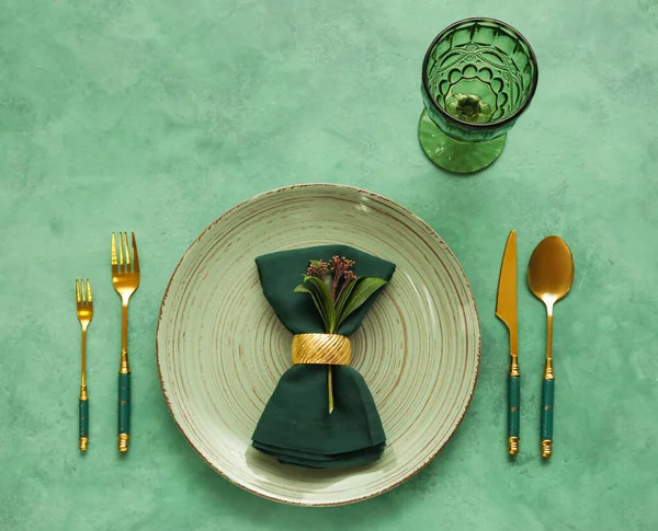 Elegant Table Setting Green Background — Stock Photo, Image