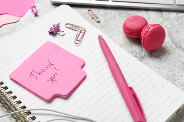 Sticky Note Text Thank You Pen Clips Notebook Macaroons Grunge — Stock Photo, Image