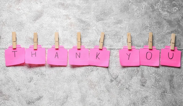 Sticky Notes Text Thank You Thread Clothespins Grunge Background — Stock Photo, Image