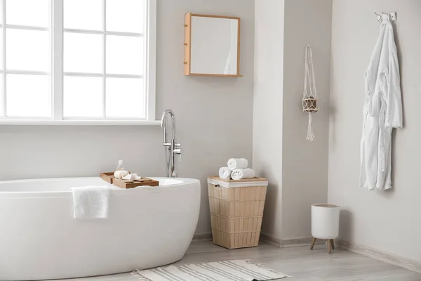 Interior Light Bathroom Mirror Basket Bathtub —  Fotos de Stock