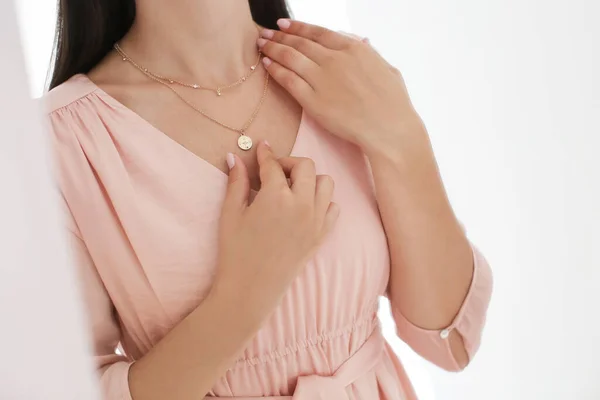 Young Woman Wearing Beautiful Necklace Pendant — Stock Photo, Image