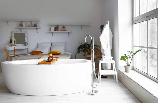 Stylish Interior Bedroom Bathtub — Stock Photo, Image