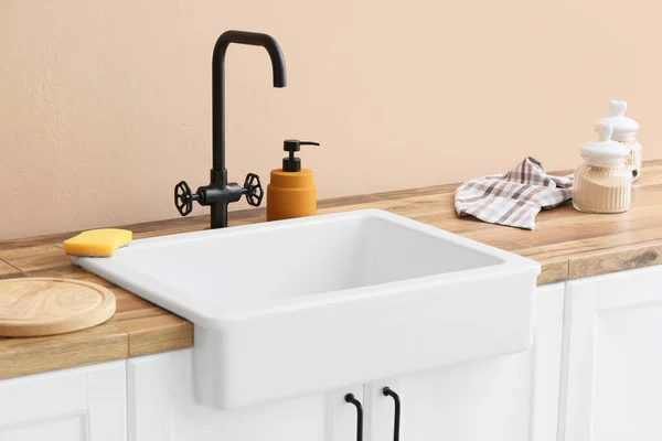 Cleaning Sponge Detergent Ceramic Sink Kitchen — Stock Photo, Image