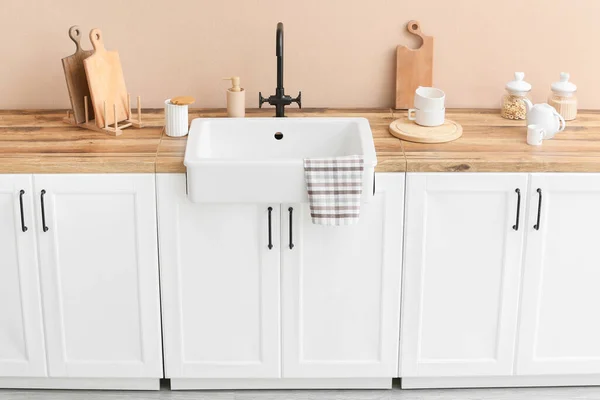 Wooden Counter Ceramic Sink Kitchen — Zdjęcie stockowe