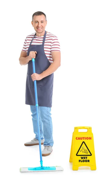 Trabalhador Maduro Serviço Limpeza Com Esfregão Sinal Cautela Fundo Branco — Fotografia de Stock