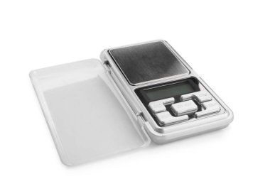 Beyaz arkaplanda mücevher pulları