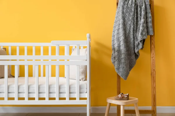 Modern Children Room Comfortable Crib Color Wall — Stock Photo, Image