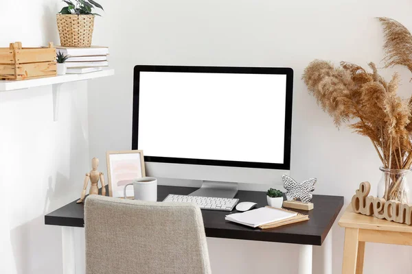 Modern Workplace Computer Light Room Interior — Stock Photo, Image